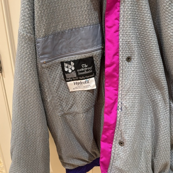 Helly Hansen Vintage (1998) Ski jacket in Good condition. - Picture 6 of 6